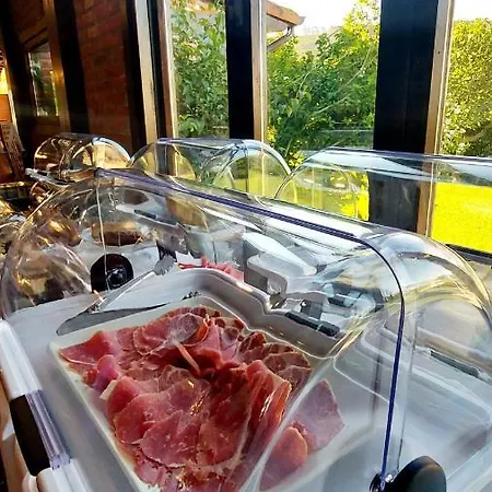卡斯特亚诺斯卡萨德拉布兰萨利亚酒店 招待所 4*