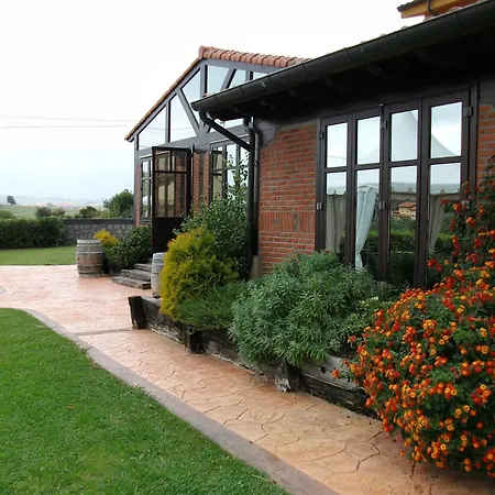 Casa De Labranza Ria De Castellanos بيت ضيافة