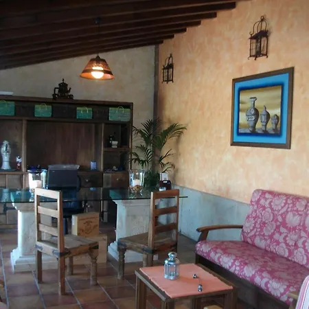 Casa De Labranza Ria De Castellanos بيت ضيافة 4*